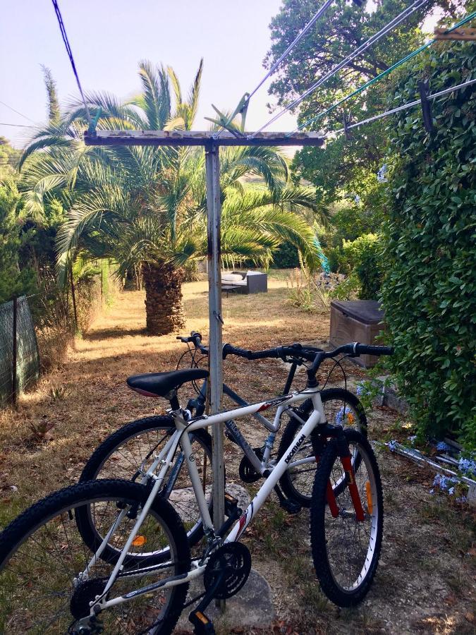 Large Private Garden, Quiet 2-Bedroom Apartment, Air Conditioning, Wifi, Parking Cassis Kültér fotó
