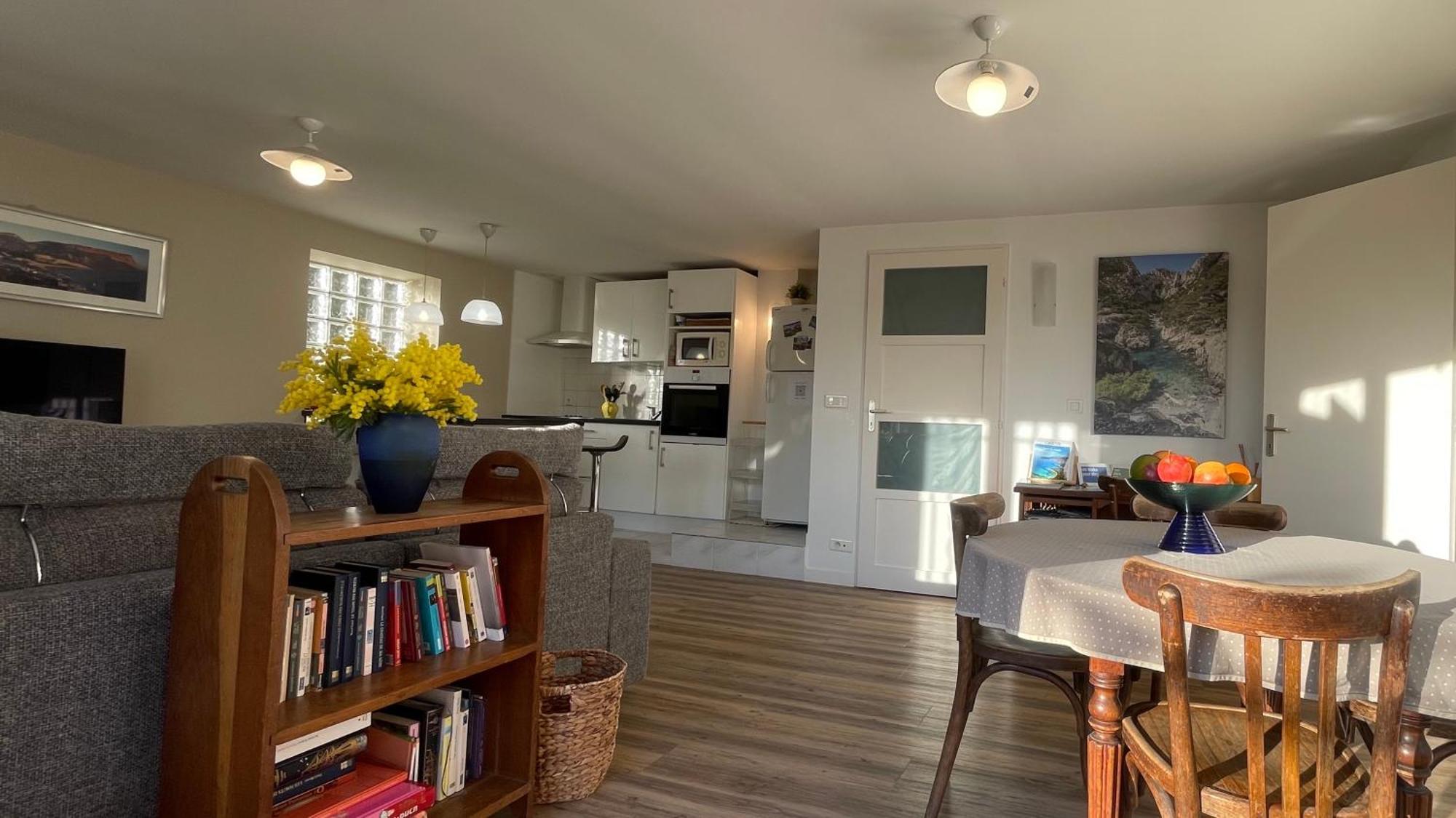 Large Private Garden, Quiet 2-Bedroom Apartment, Air Conditioning, Wifi, Parking Cassis Kültér fotó